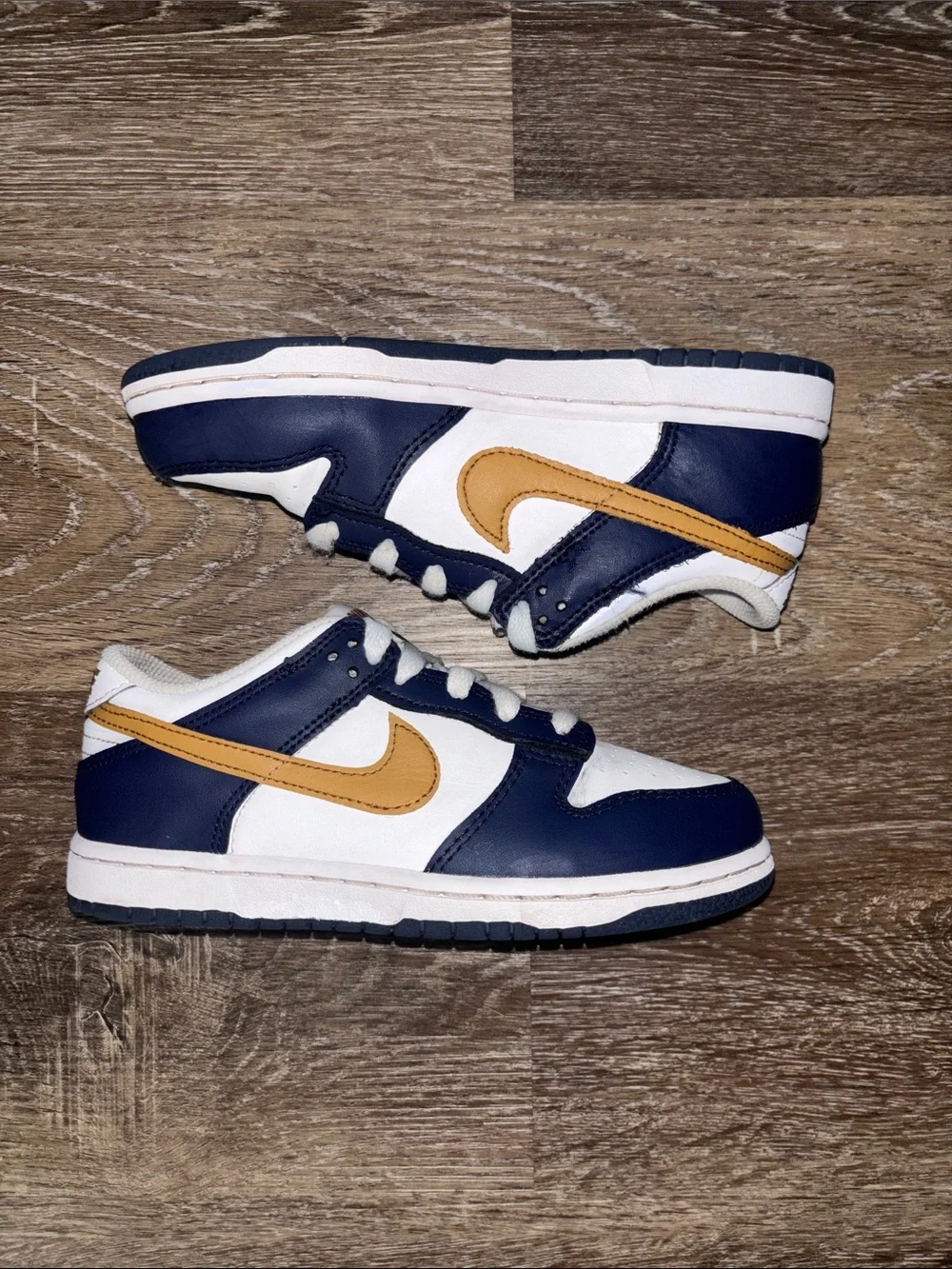 Nike Low-Top Sneakers in Navy, White & Gold